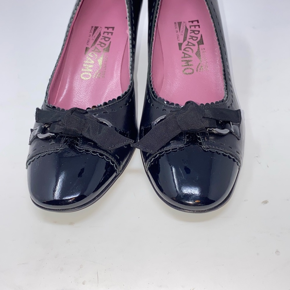 ❤️Salvatore Ferragamo VTG Pumps. Never worn. Size 6AA - Picture 10 of 11